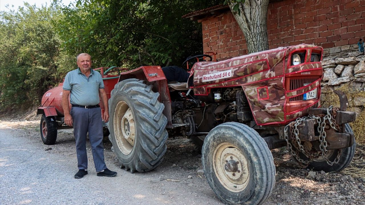 Bursa'daki Orman Yangınına Su Taşıyan Çiftçinin Fedakarlığı