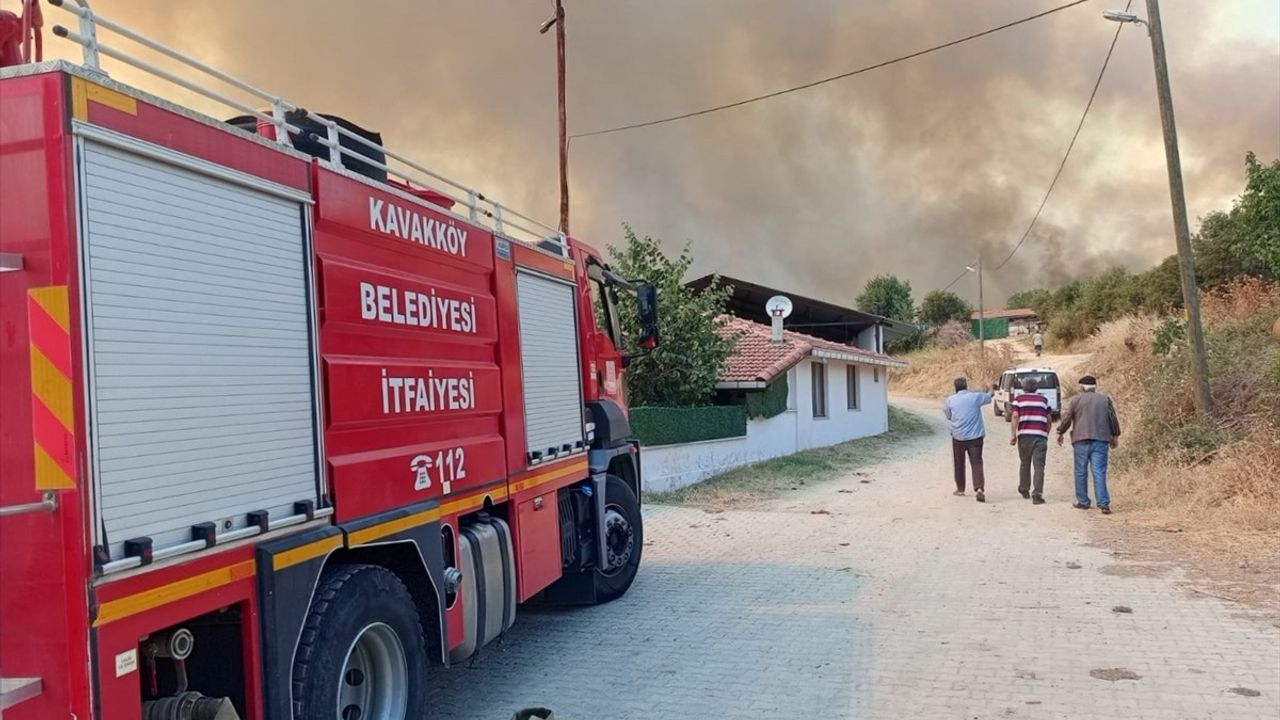 Çanakkale Gelibolu'da Tarım Arazisinde Yangın Çıktı