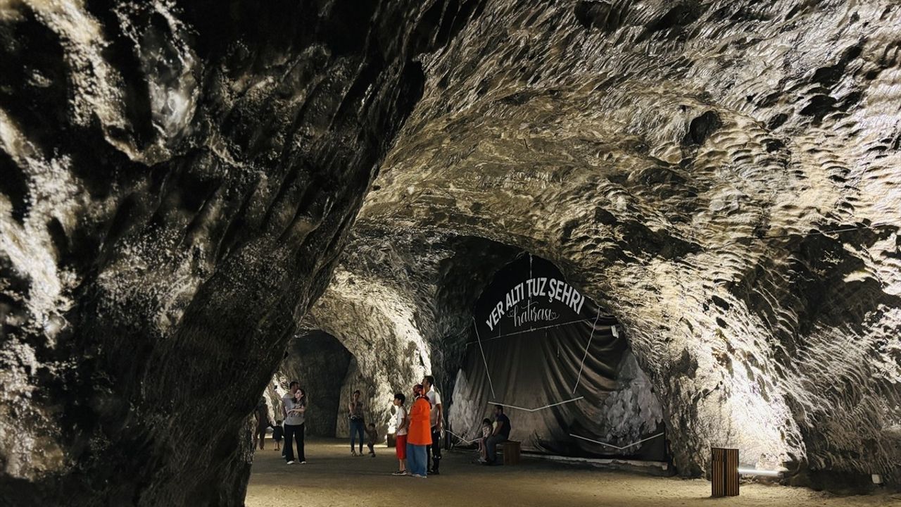Çankırı Yer Altı Tuz Şehri, Serin Havasıyla Ziyaretçilerini Ağırlıyor