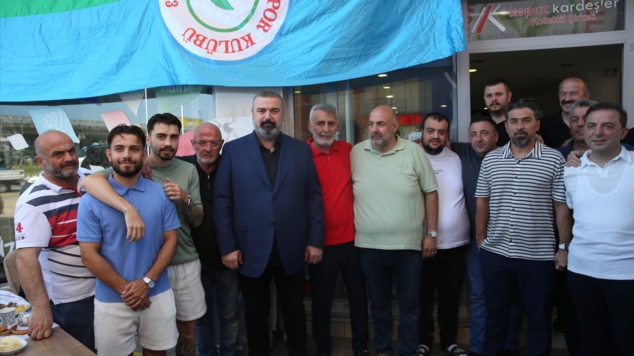 Çaykur Rizespor Başkan Turgut, Teknik Heyet ve Futbolcularla Vatandaşlarla Bir Araya Geldi