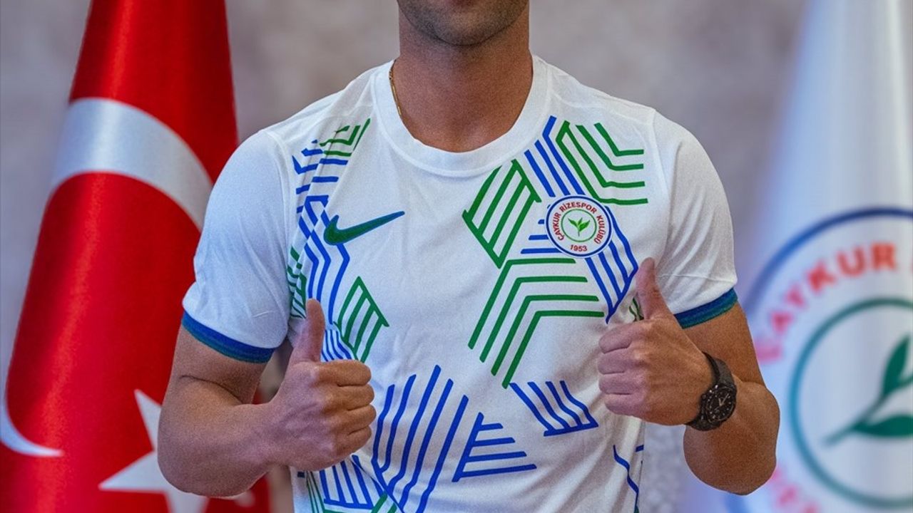 Çaykur Rizespor, Kaleci Erdem Canpolat'ı Transfer Etti