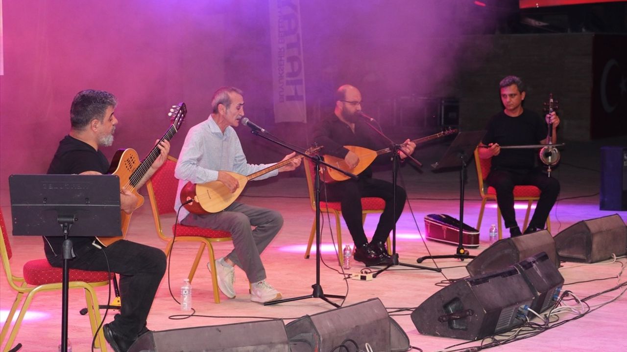 Cengiz Özkan, Hatay'daki Konserini Şehitler Üzüntüsüyle Yarıda Bıraktı