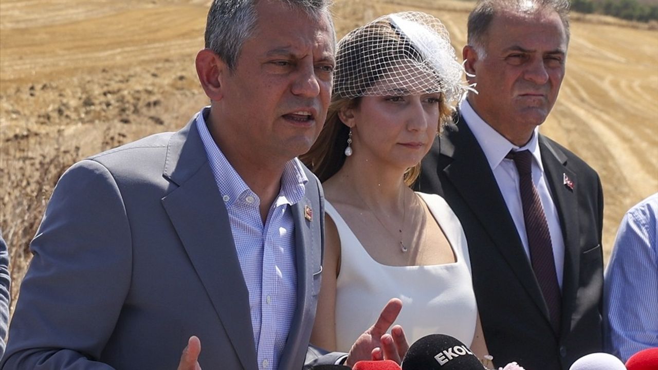 CHP Genel Başkanı Özel, İmamoğlu'nu Cezaevinde Ziyaret Etti