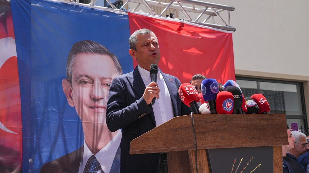 CHP Genel Başkanı Özgür Özel'den İzmir Büyükşehir Belediyesine Yönelik Yolsuzluk Soruşturması Açıklamaları