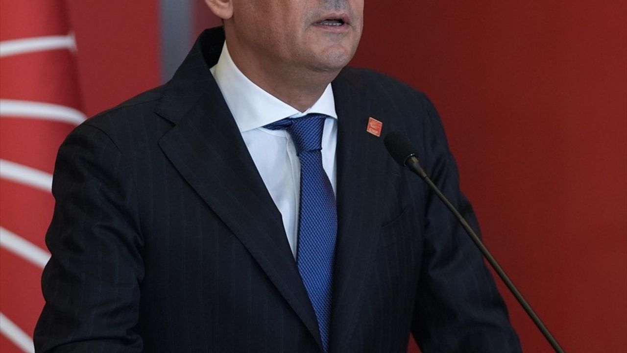 CHP Genel Başkanı Özgür Özel, Emek Partisi ile Yangın Söndürme Çalışmalarını Değerlendirdi