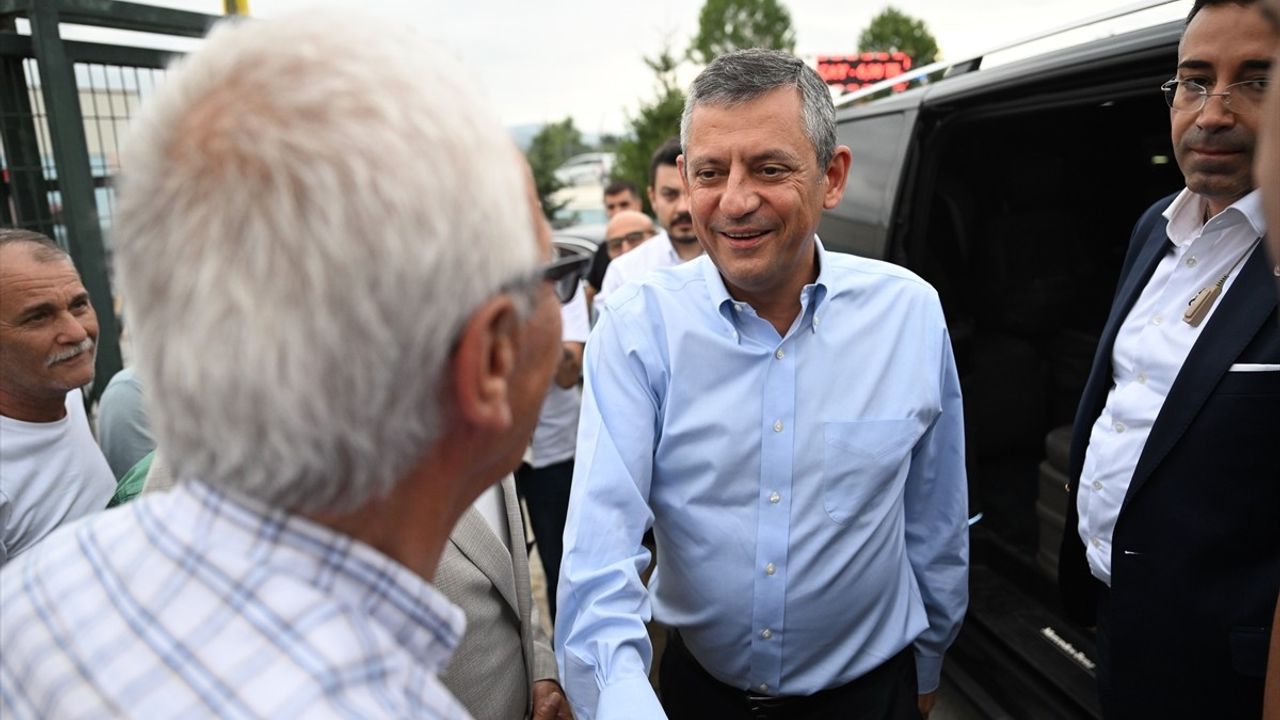 CHP Genel Başkanı Özgür Özel, İBB Medya AŞ. Genel Müdürü Türker'i Cezaevinde Ziyaret Etti