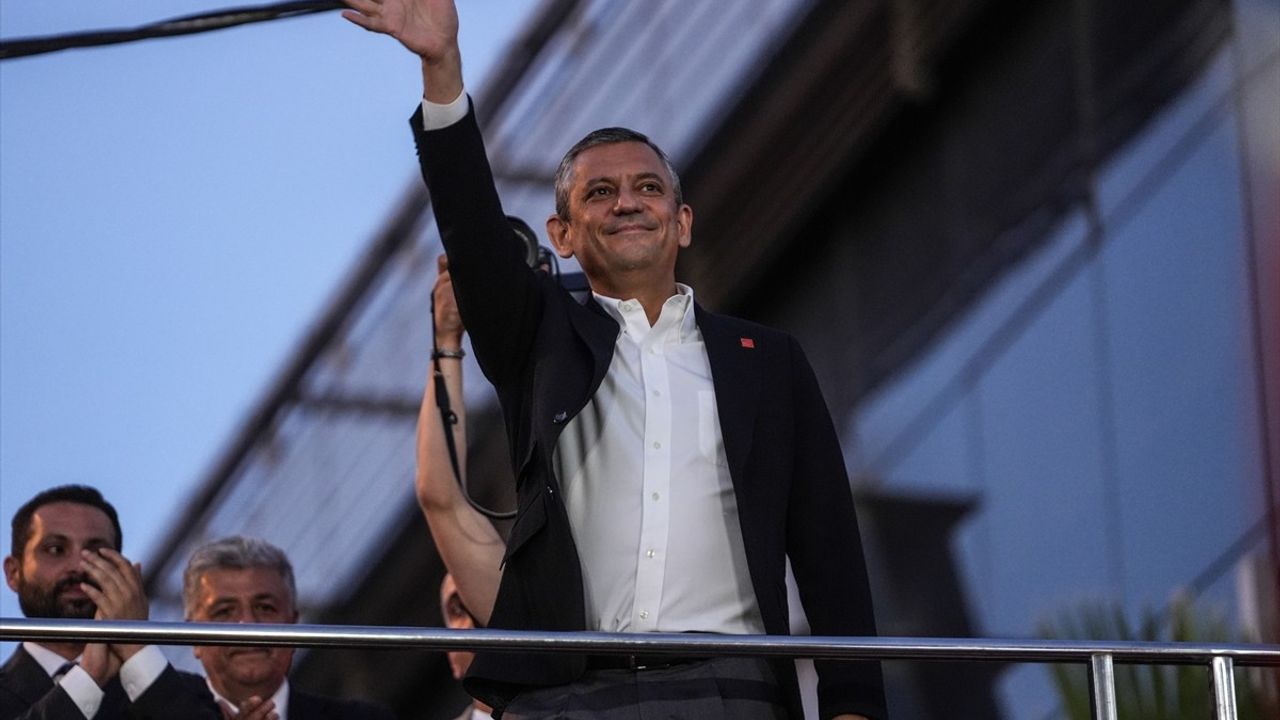 CHP Genel Başkanı Özgür Özel, Sancaktepe Mitinginde Ekonomi ve Adalet Vurgusu Yaptı