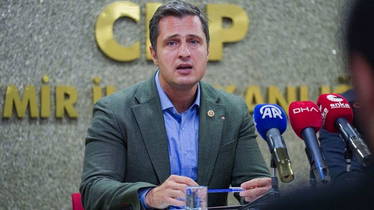 CHP Sözcüsü Deniz Yücel, İzmir Büyükşehir Belediyesindeki Yolsuzluk Soruşturmasına İlişkin Açıklama Yaptı