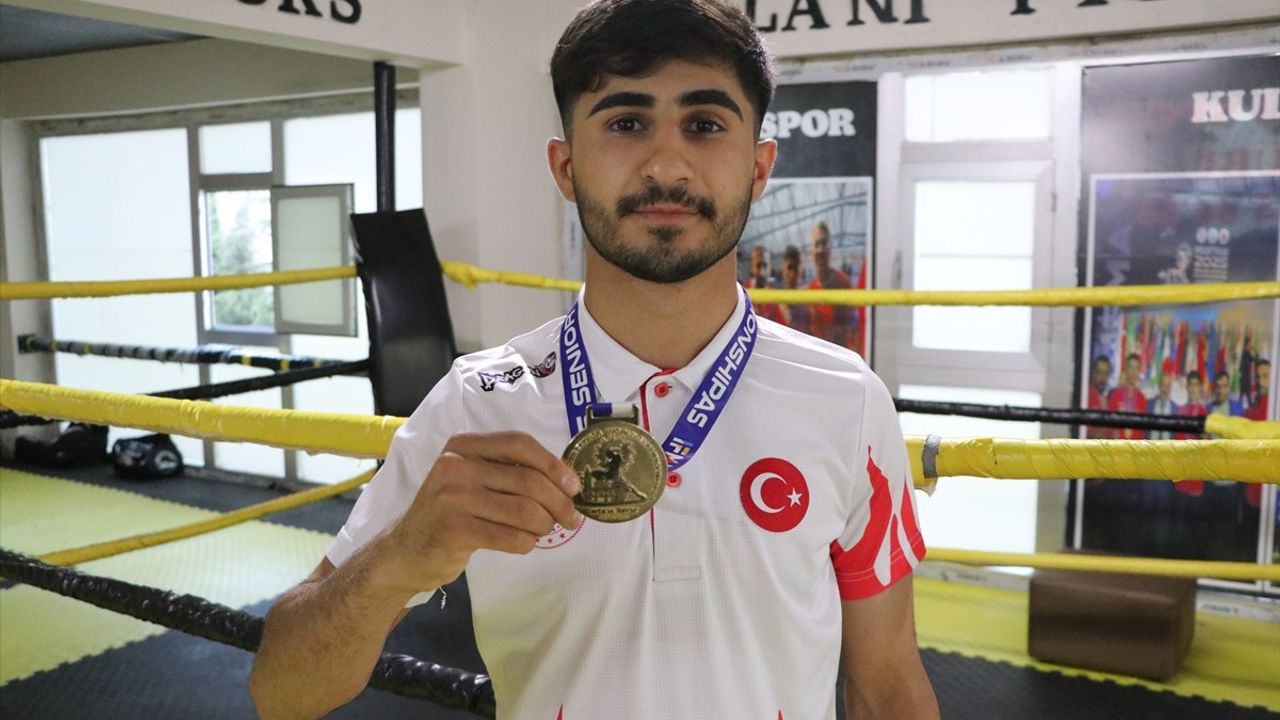 Cihan Doğu, Dünya Şampiyonu Olmanın Gururunu Yaşıyor