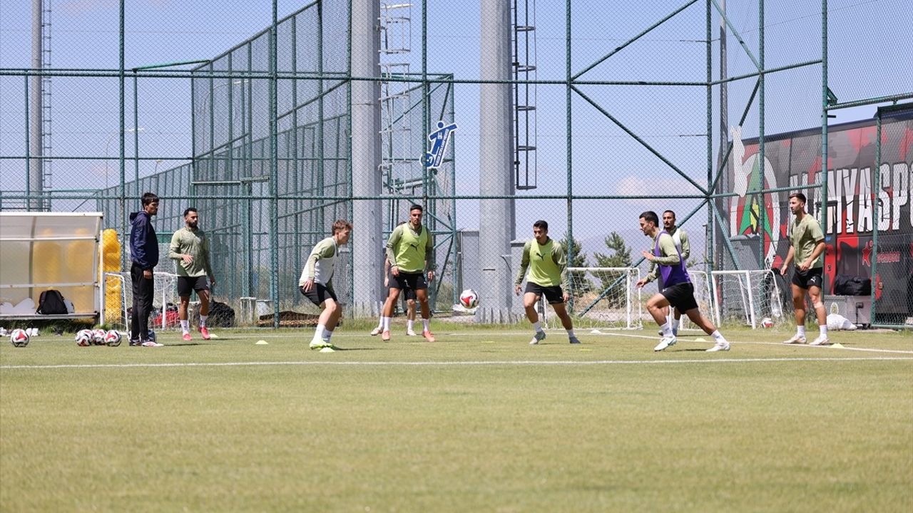 Corendon Alanyaspor, Yeni Sezon Hazırlıkları İçin Erzurum'da Kampa Girdi