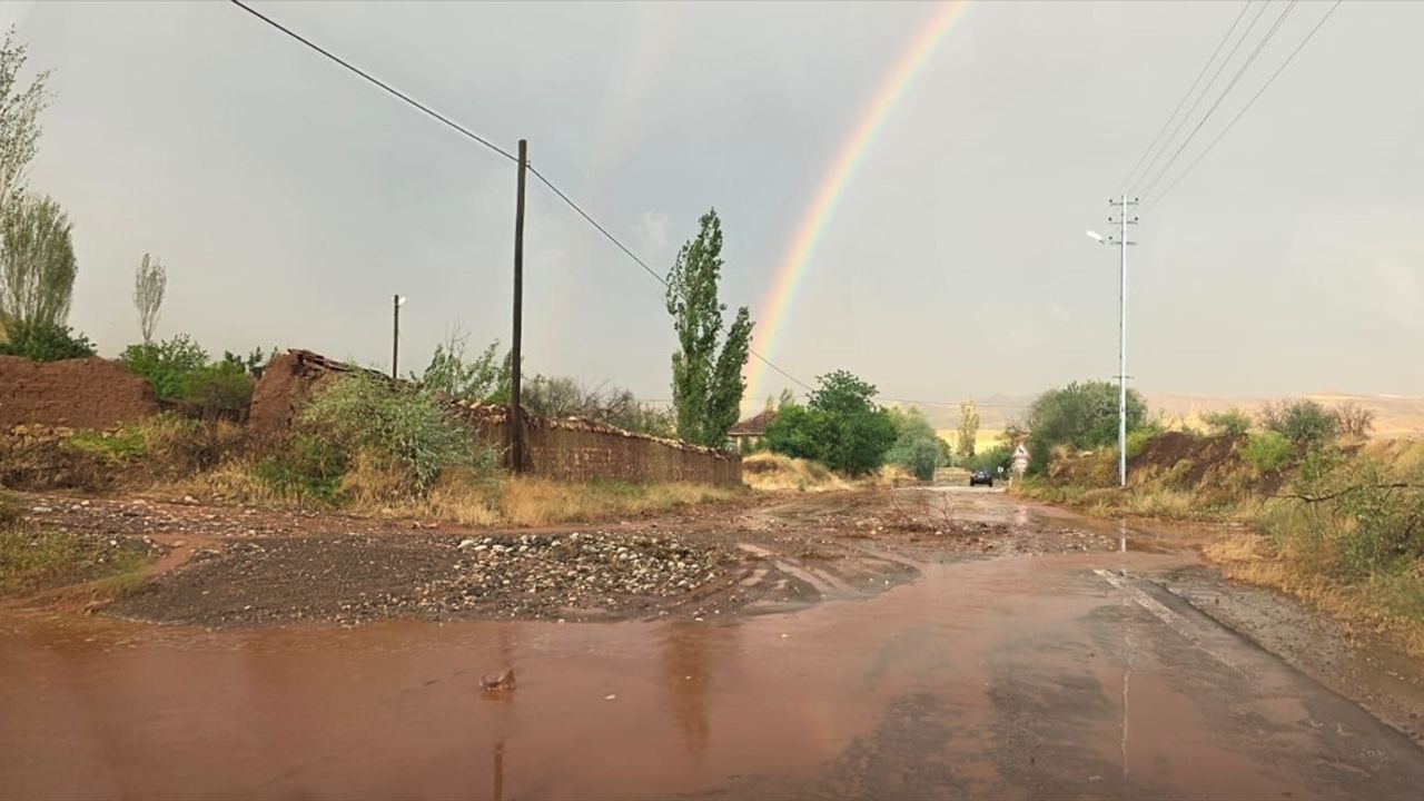 Çorum'da Sağanak Yağış Sonrası Derelerde Taşkın Meydana Geldi