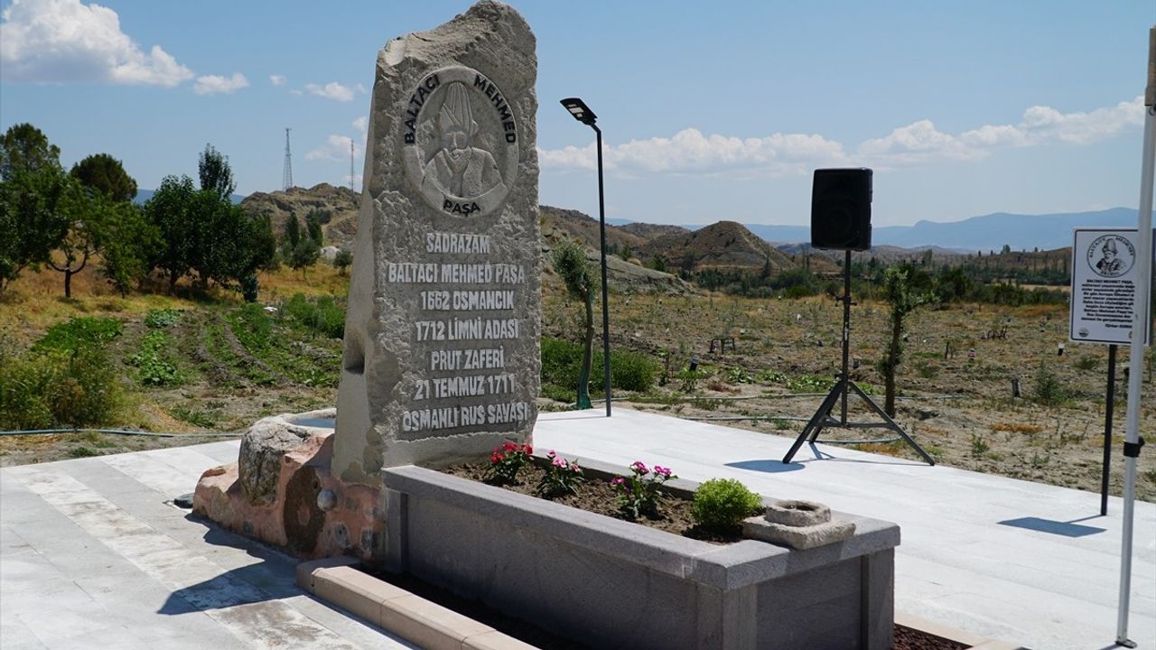 Çorum'un Osmancık İlçesinde Baltacı Mehmed Paşa İçin Anıt Mezar İnşa Edildi