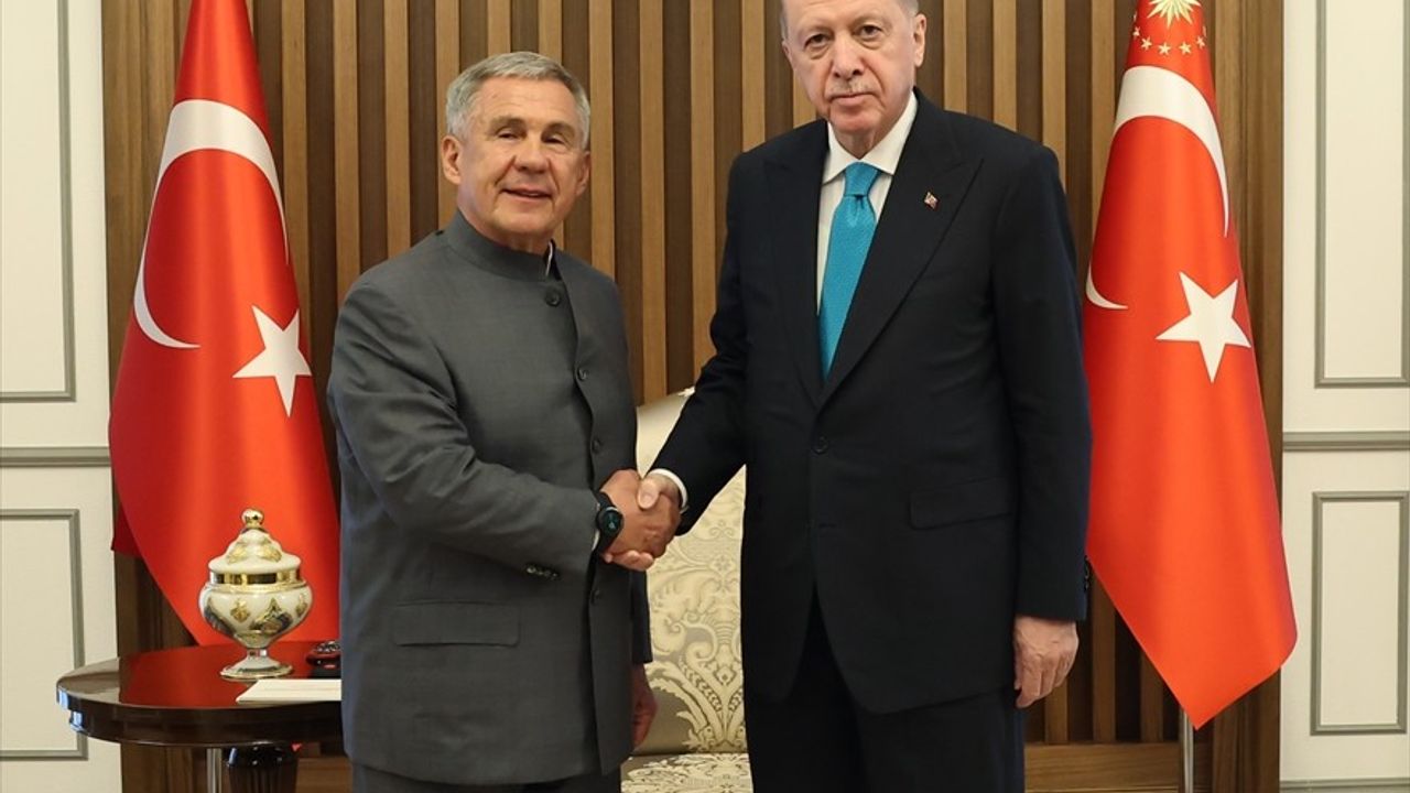Cumhurbaşkanı Erdoğan, Tataristan Cumhuriyeti Reisi Rüstem Minnihanov'u Kabul Etti