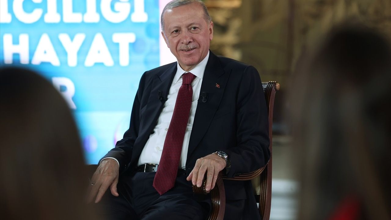 Cumhurbaşkanı Erdoğan, Tütün Ürünlerinin Zararlarının Önlenmesi Kanunu'nun Yıl Dönümünde Gençlerle Buluştu