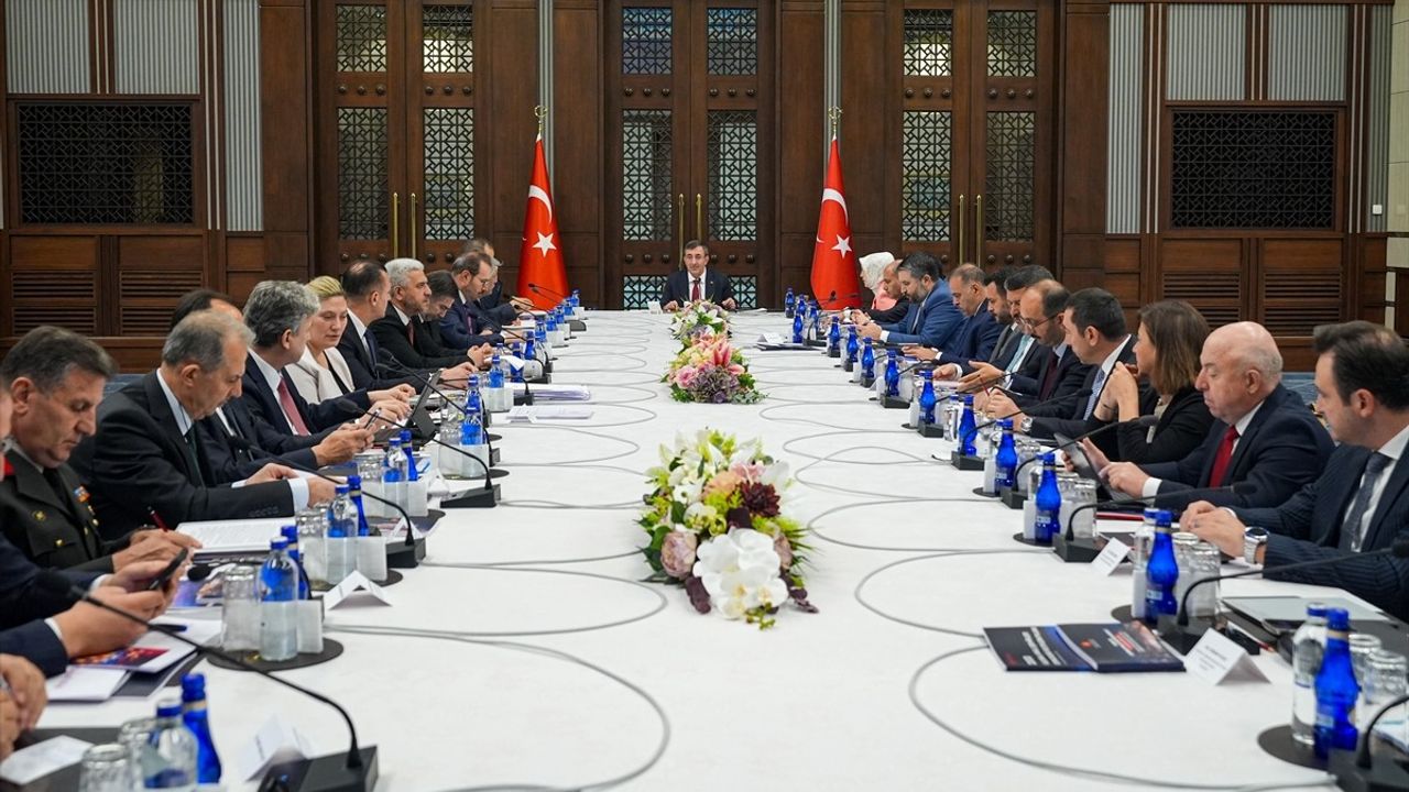 Cumhurbaşkanı Yardımcısı Yılmaz, 2030 Ulusal Akıllı Şehirler Stratejisi ve Eylem Planı’nı Tanıttı