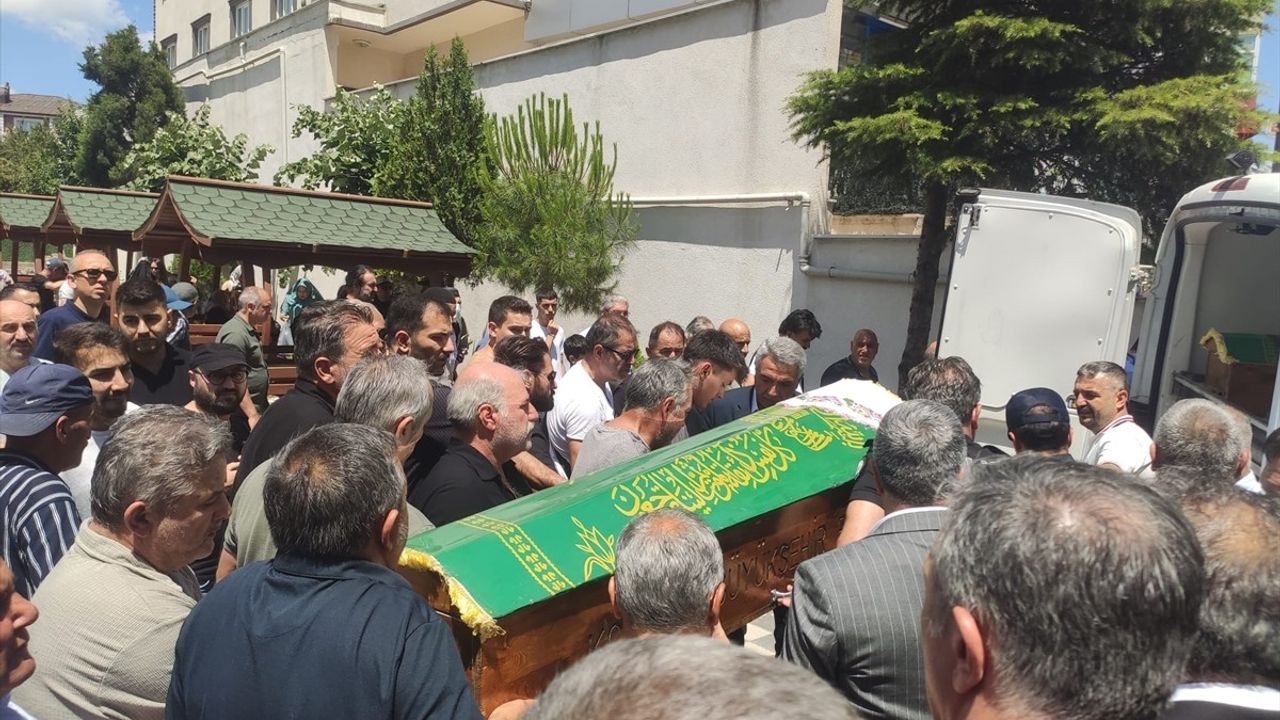 Cumhuriyet ile Yaşıt Şükriye Yılandiloğlu Hayatını Kaybetti