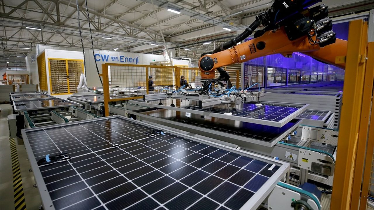 CW Enerji, Yüksek Teknolojili Güneş Ekipmanı Üretimi İçin 520 Milyon Dolar Yatırım Yapacak