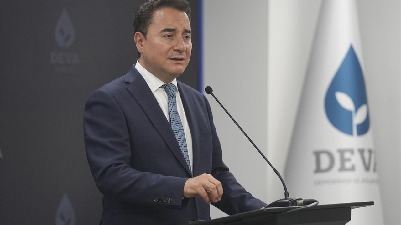 Demokrat Parti Genel Başkanı Uysal, DEVA Partisi Genel Başkanı Babacan ile Görüştü