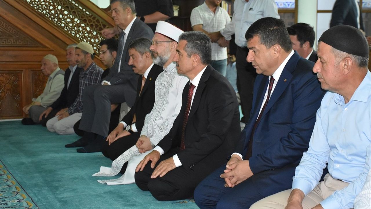 Diyanet İşleri Başkanı Ali Erbaş, Şırnak'ta Orman Yangınları İçin Dua Etti