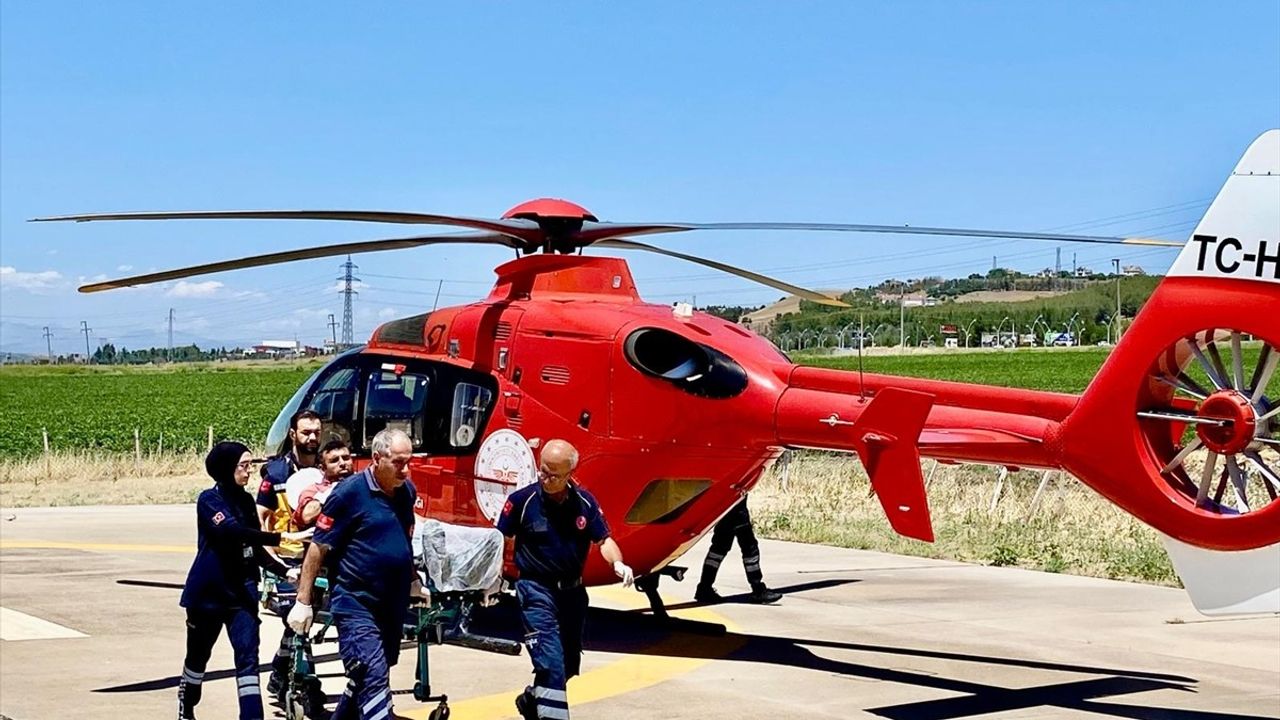 Diyarbakır'da Bilek Tendonu Kesilen Hasta Ambulans Helikopterle Hastaneye Ulaştırıldı