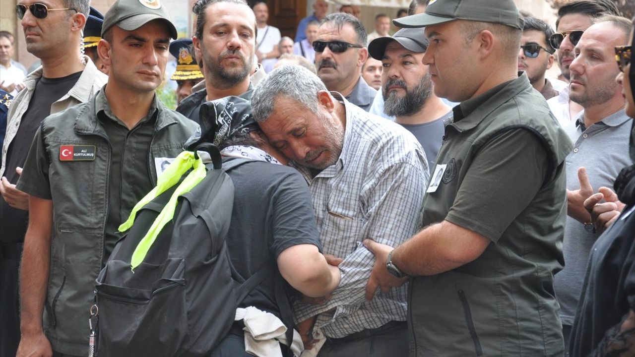 Dozer Operatörü Eyüp Dereli'nin Cenazesi Eskişehir'de Defnedildi