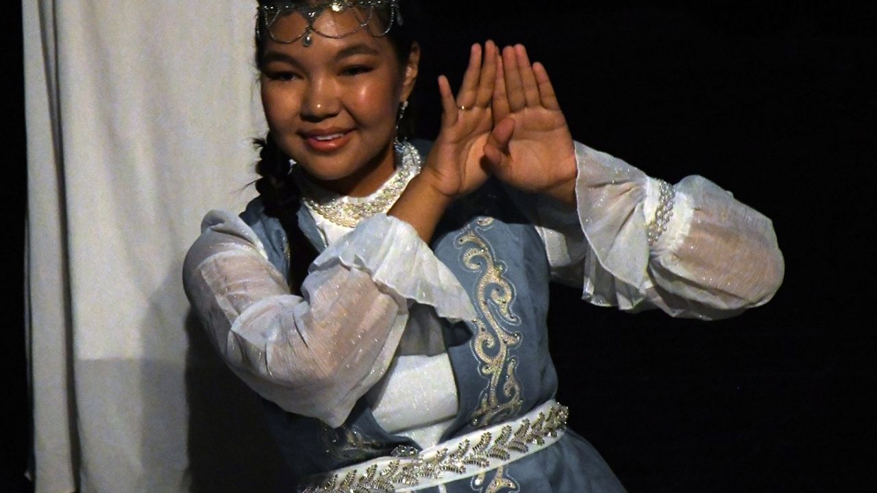 Düzce Üniversitesi'nden Türkçe Dil Eğitimi Mezuniyet Töreni