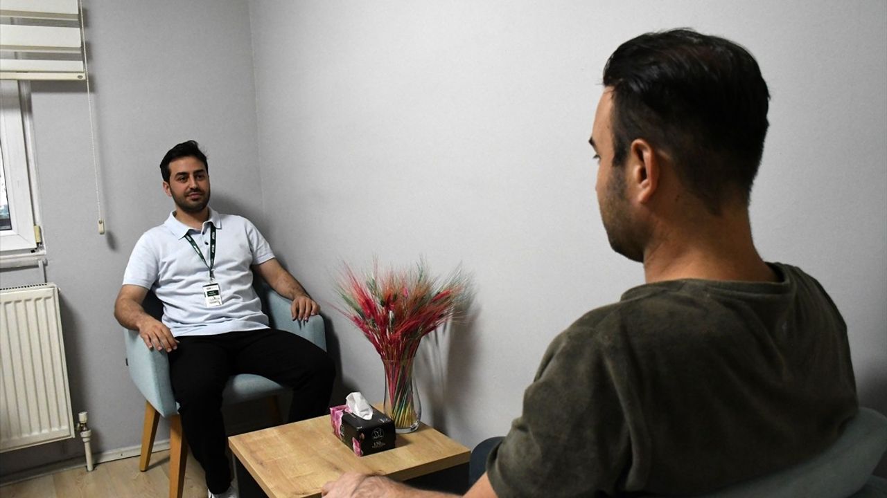 Düzce YEDAM'da Kişi Dışı Görüşmeler, Bağımlı Bireyleri Tedaviye İkna Ediyor