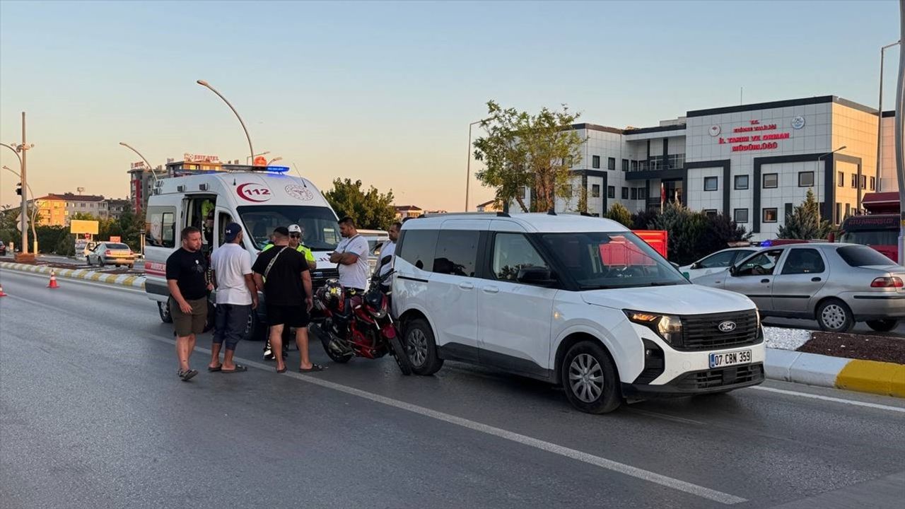 Edirne'de Motosikletli Kaza: Sürücü Yaralandı