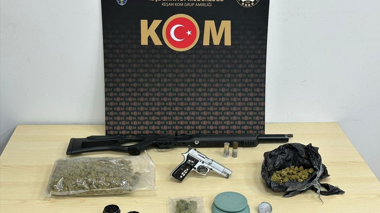 Edirne'de Uyuşturucu ve Ruhsatsız Silah Bulunan Zanlı Tutuklandı