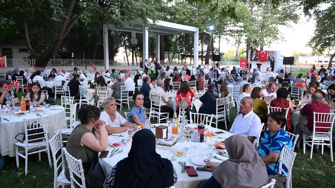 Edirne Valisi Yunus Sezer, Şehit Aileleri ve Gazilerle Bir Araya Geldi