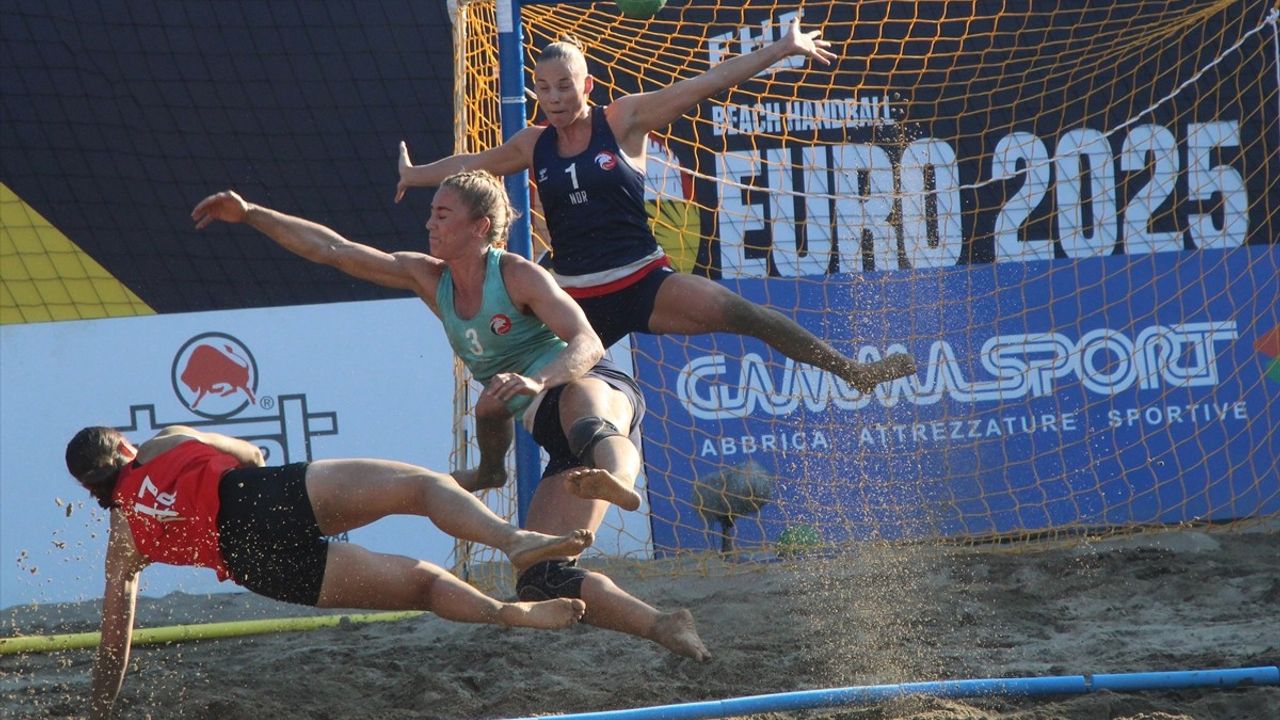 EHF Avrupa Plaj Hentbolu Şampiyonası'nda Final Eşleşmeleri Belli Oldu