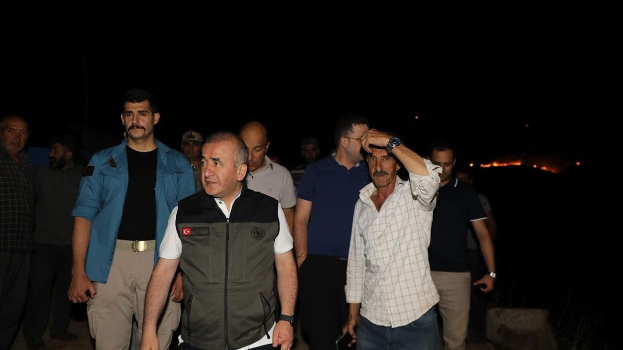 Elazığ'da Ortak Yangın Kontrol Altına Alındı, Soğutma Çalışmaları Devam Ediyor