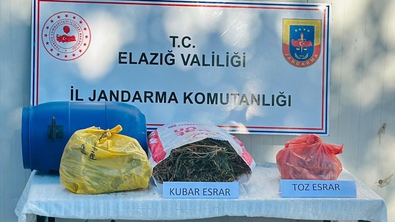 Elazığ'da Uyuşturucu Operasyonu: 511 Kök Hint Keneviri ve Esrar Ele Geçirildi