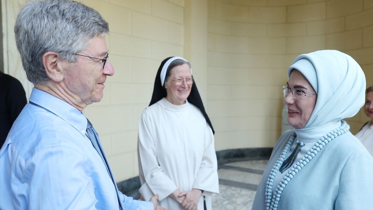 Emine Erdoğan, Vatikan'da Küresel Adalet Çağrısında Bulundu