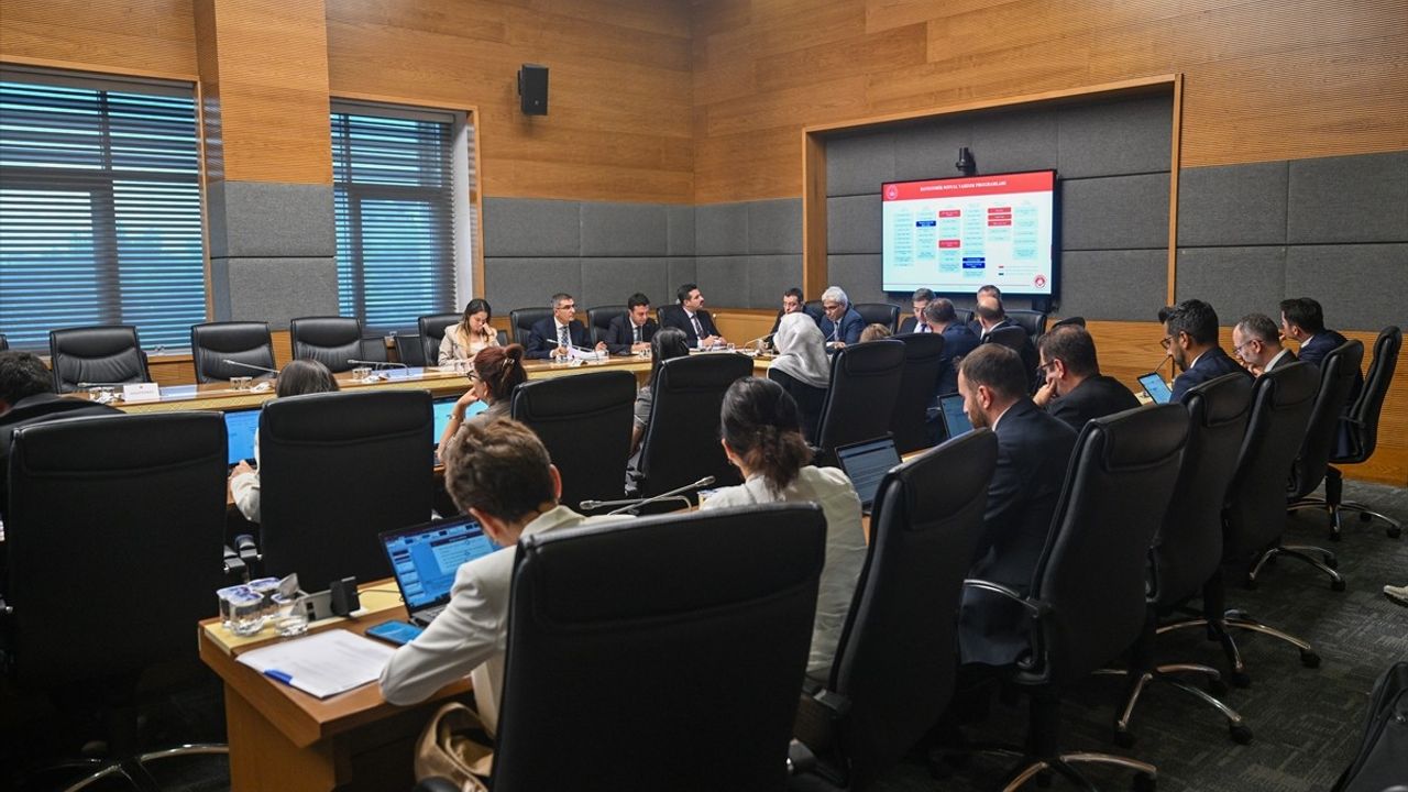 Engelli Bireylerin Sorunları Araştırma Komisyonu, Aile ve Sosyal Hizmetler ile Sağlık Bakanlığı Yetkililerini Dinledi