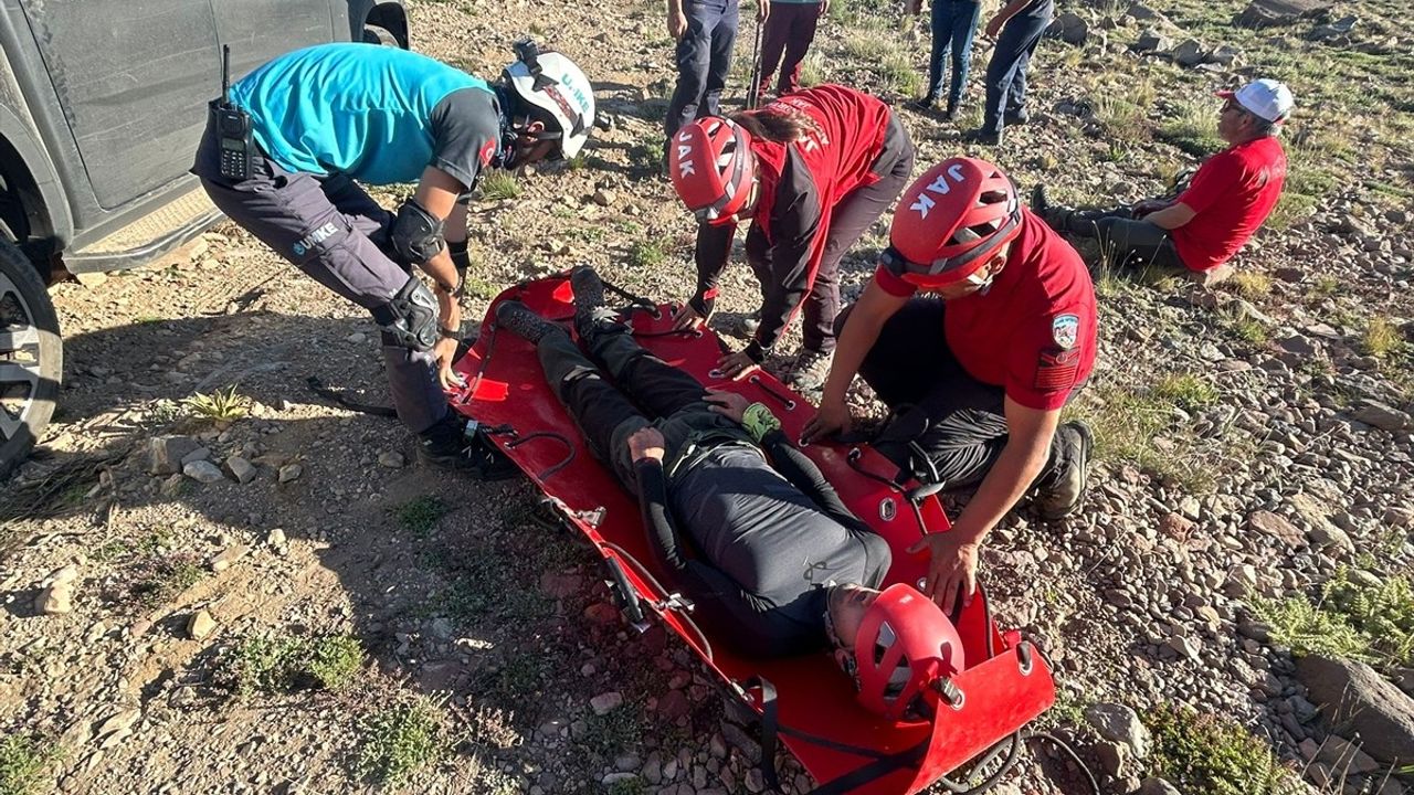 Erciyes Dağı'nda Mahsur Kalan İki Dağcı Kurtarıldı