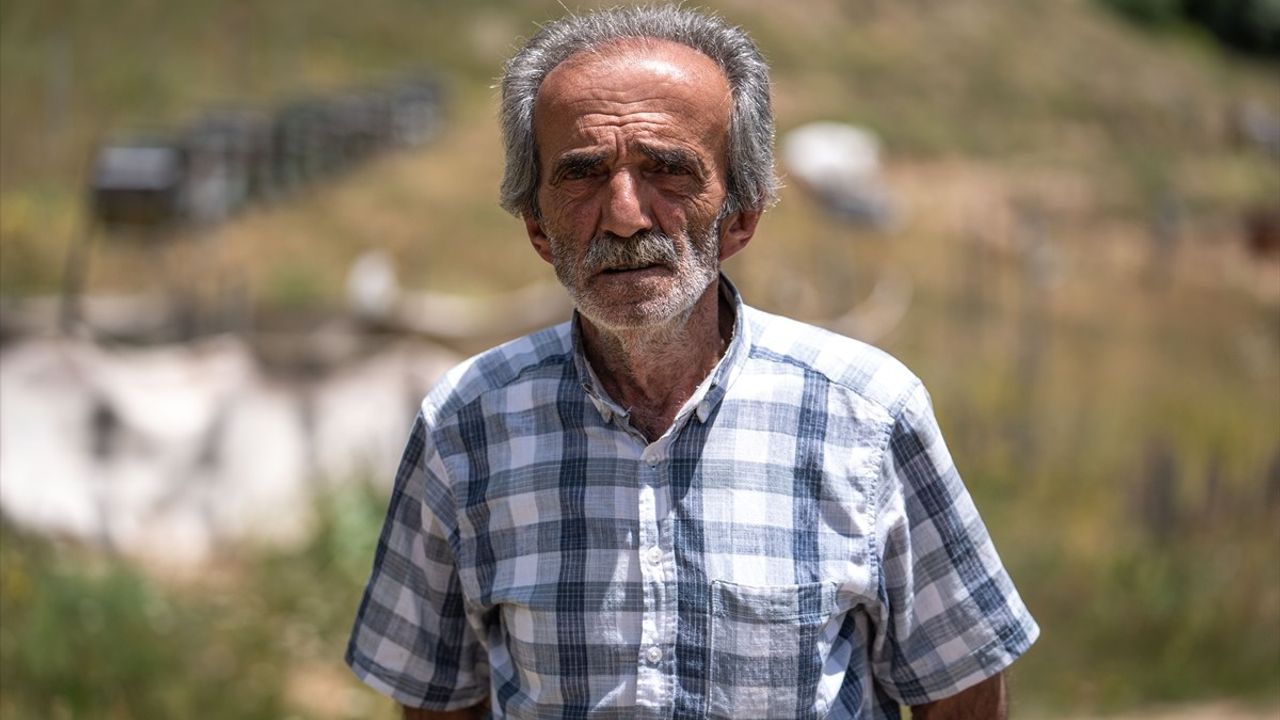 Erzurum'da 38 Yılı Aşkın Süredir Arıcılık Yapan Bayram Ali Akyıldız'ın Hikayesi
