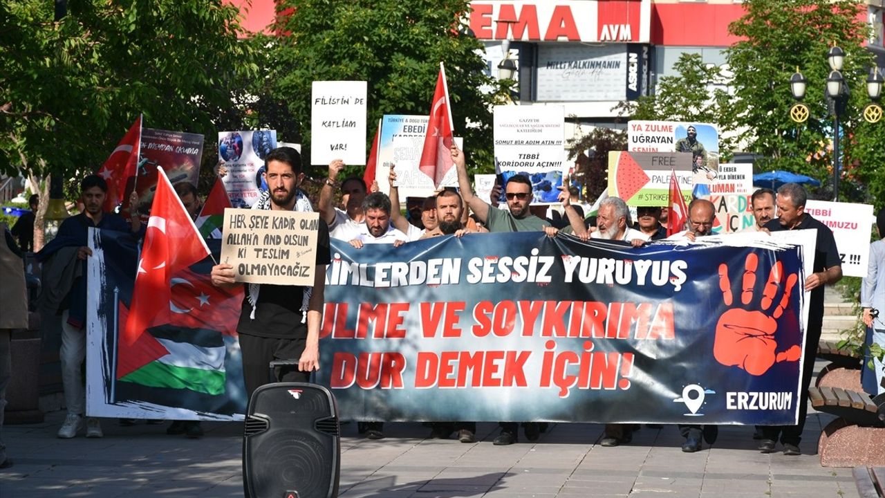 Erzurum'da Sağlık Çalışanları 87 Hafta Gazze İçin Yürüdü