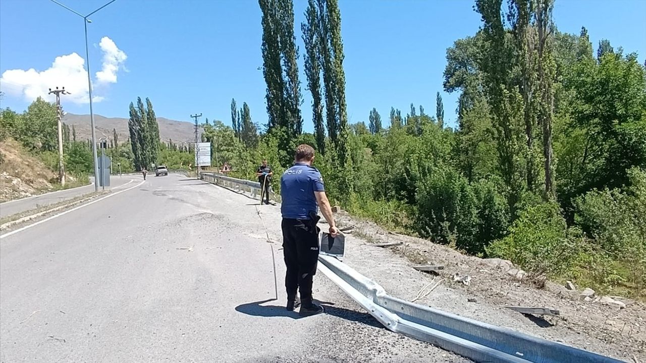 Erzurum İspir'de Kontrolden Çıkan Kamyon Devrildi: Sürücü Hayatını Kaybetti