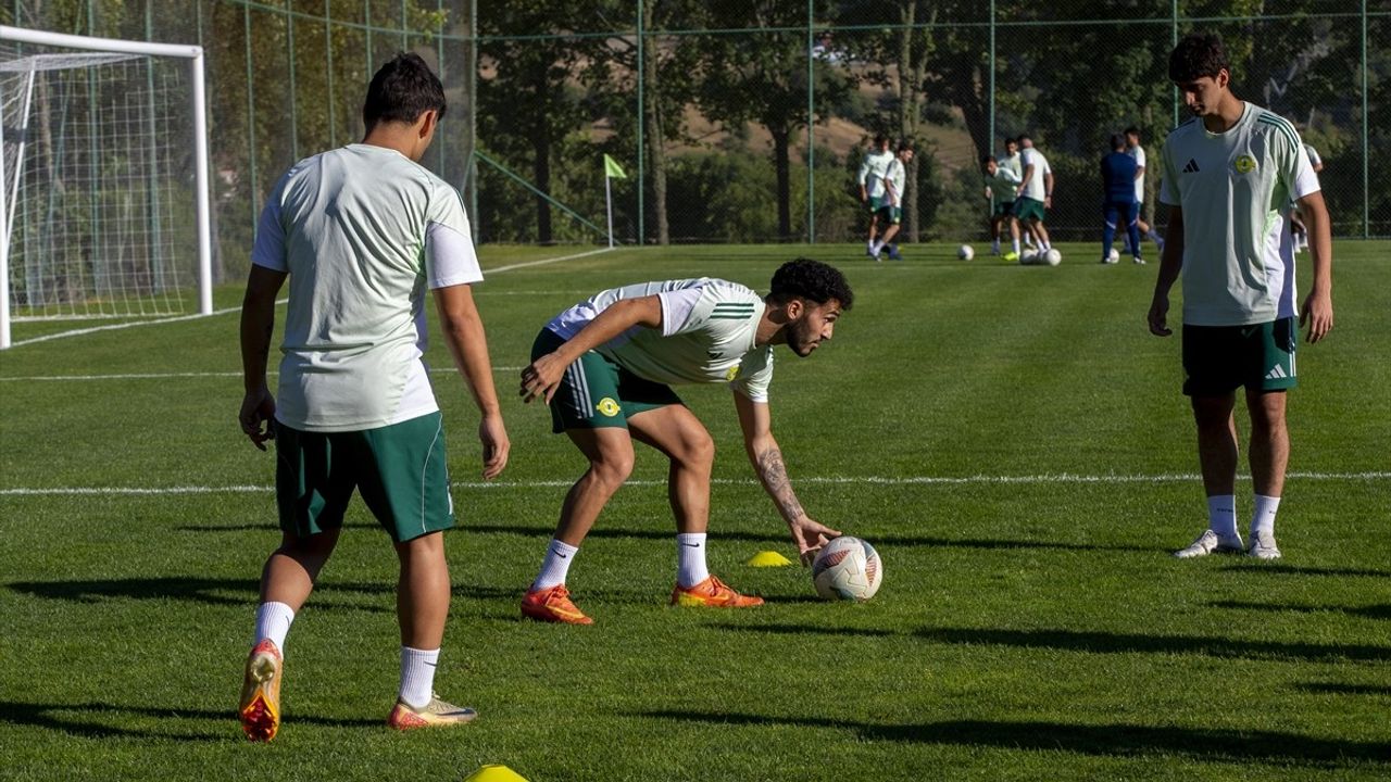 Esenler Erokspor, Bolu'daki Kamp Programına Devam Ediyor
