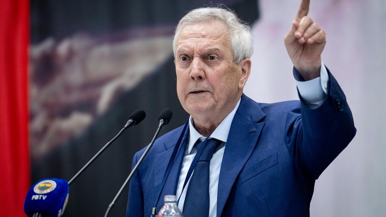 Eski Başkan Aziz Yıldırım'dan Fenerbahçe'nin Geleceğine Dair Sert Uyarılar