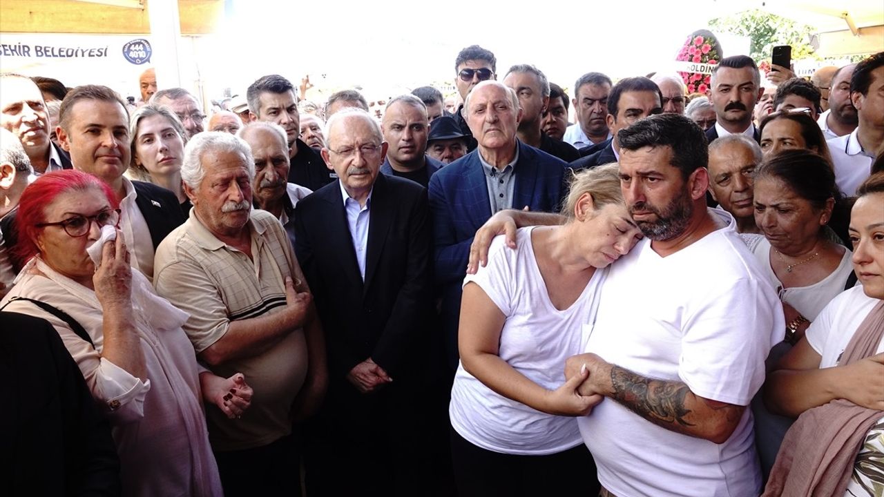 Eski CHP Genel Başkanı Kılıçdaroğlu'nun Kardeşi Adil Kılıçdaroğlu Toprağa Verildi