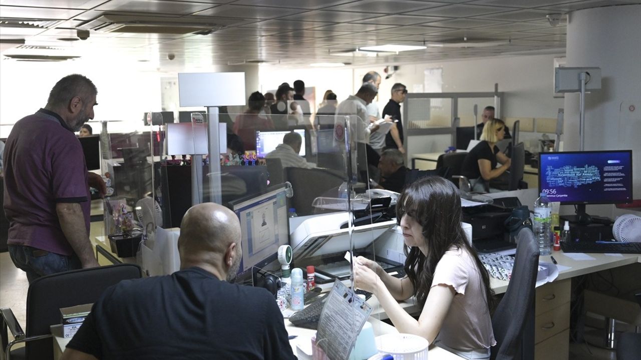 Eski Tip Sürücü Belgelerinin Yenileme Süresi Yarın Sona Eriyor