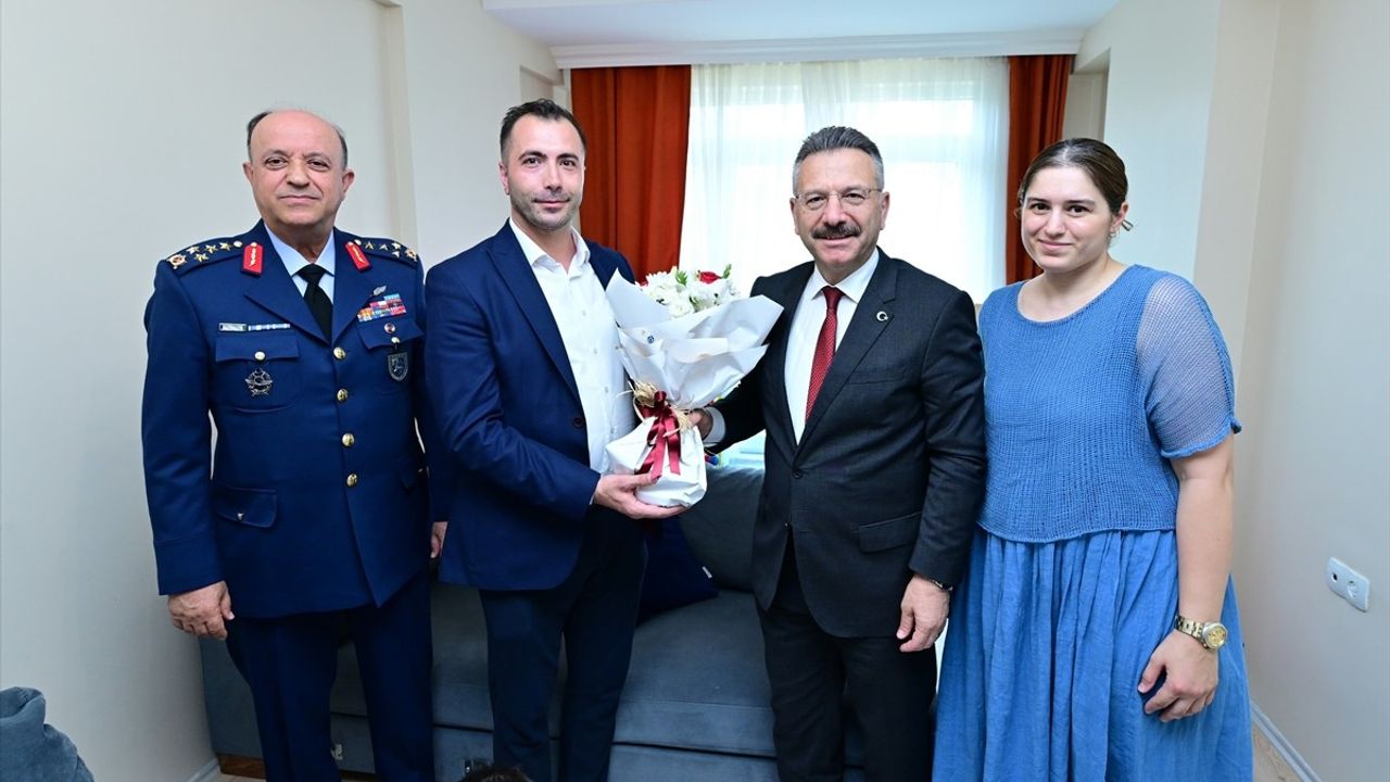 Eskişehir Valisi Hüseyin Aksoy, 15 Temmuz Gazilerini Ziyaret Etti