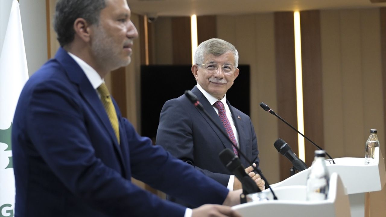 Fatih Erbakan, Ahmet Davutoğlu'nu Ziyaret Etti