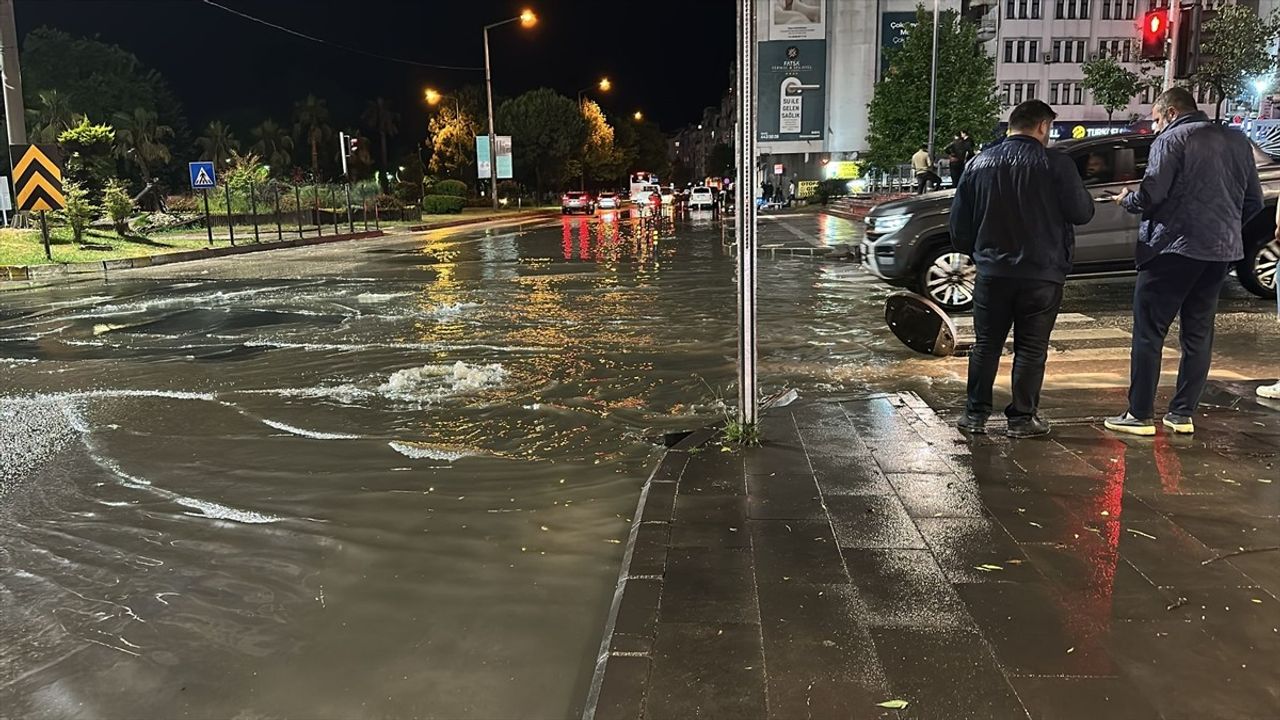 Fatsa'da Sağanak Yağış Su Baskınlarına Neden Oldu