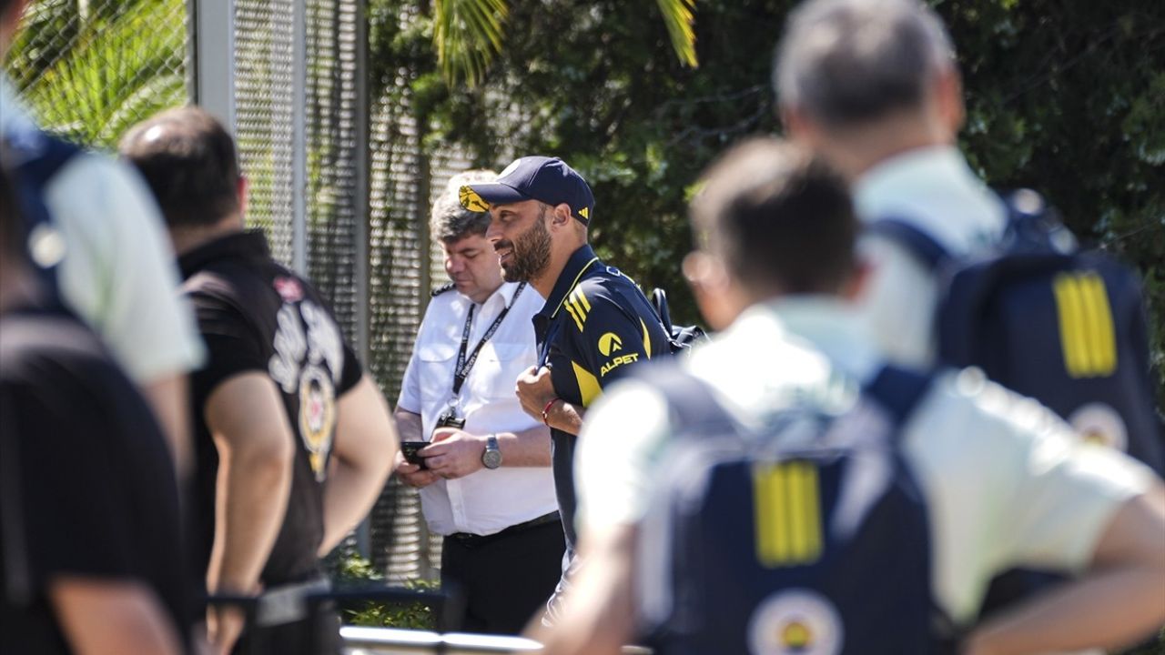 Fenerbahçe, 2025-2026 Sezonu Hazırlıkları İçin Portekiz'e Gitti