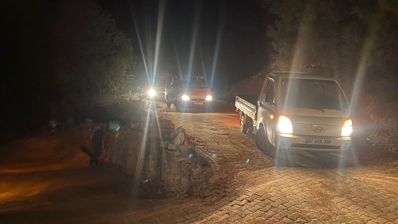 Gazipaşa'daki Orman Yangını Nedeniyle Anamur'da İki Mahalle Tahliye Edildi