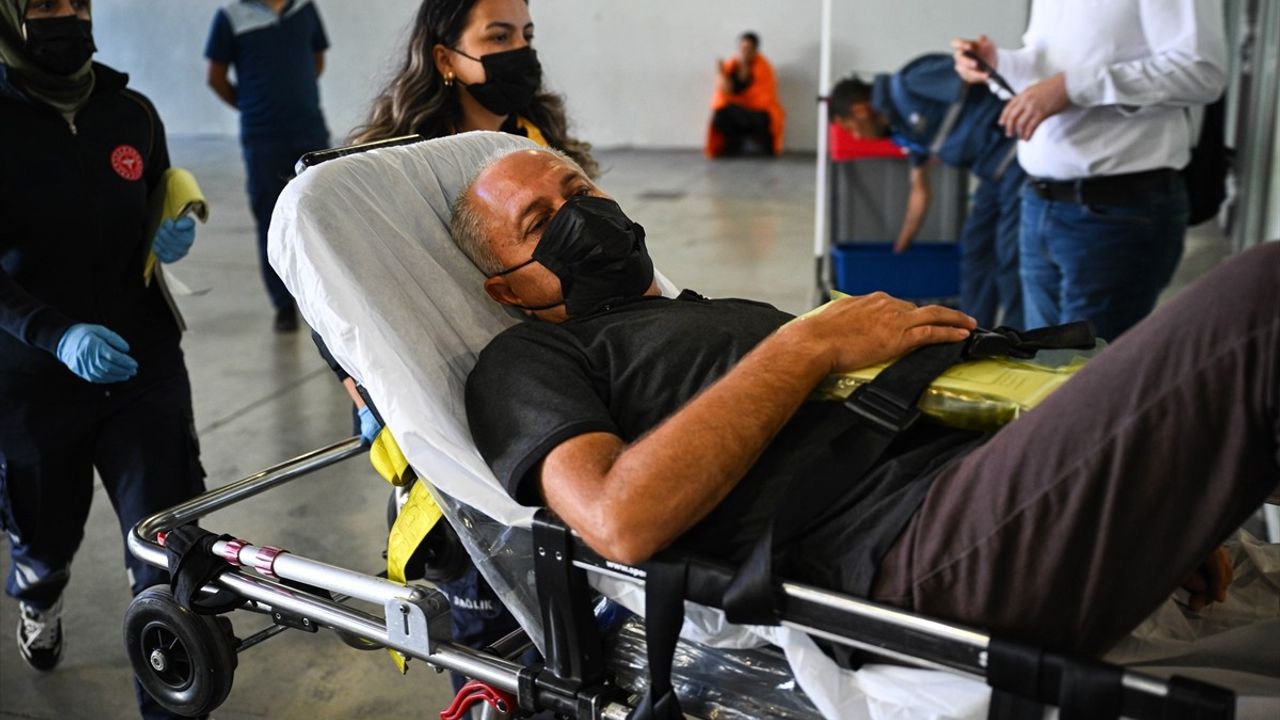 Gazze'den Türkiye'ye Tedavi İçin 4 Yaralı Getirildi