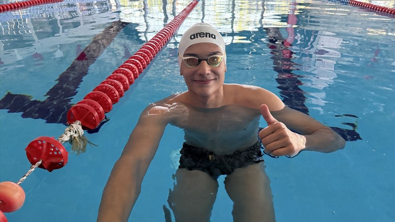 Genç Milli Yüzücü Emre Onuş'un Hedefi Avrupa ve Dünya Şampiyonasında Madalya